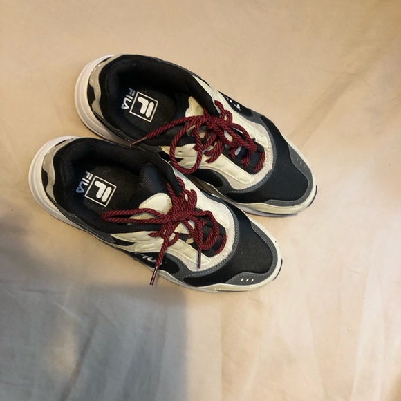 Fila runners. I bought them at winners and wore them once - Picture 2 of 6